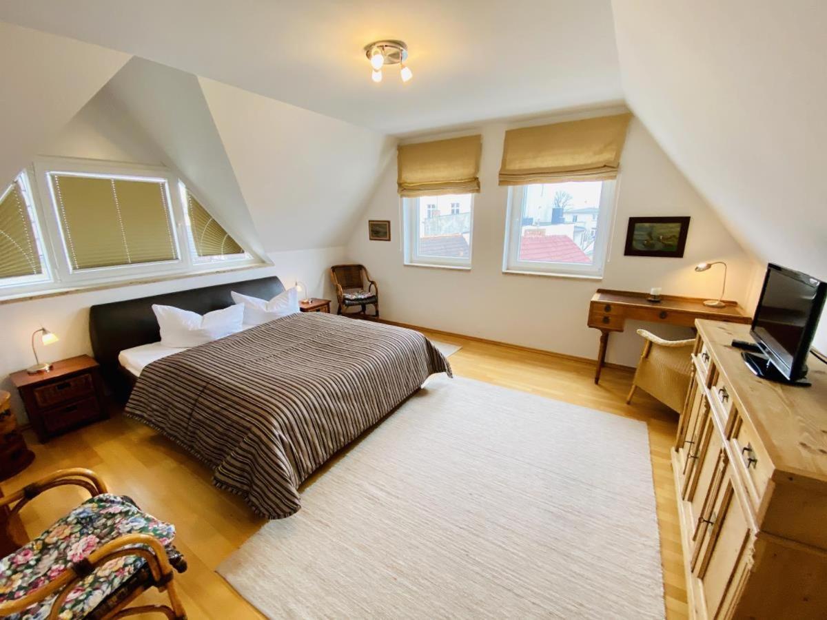 Kapitaenshaus Moewenblick Apartamento Rostock Exterior foto